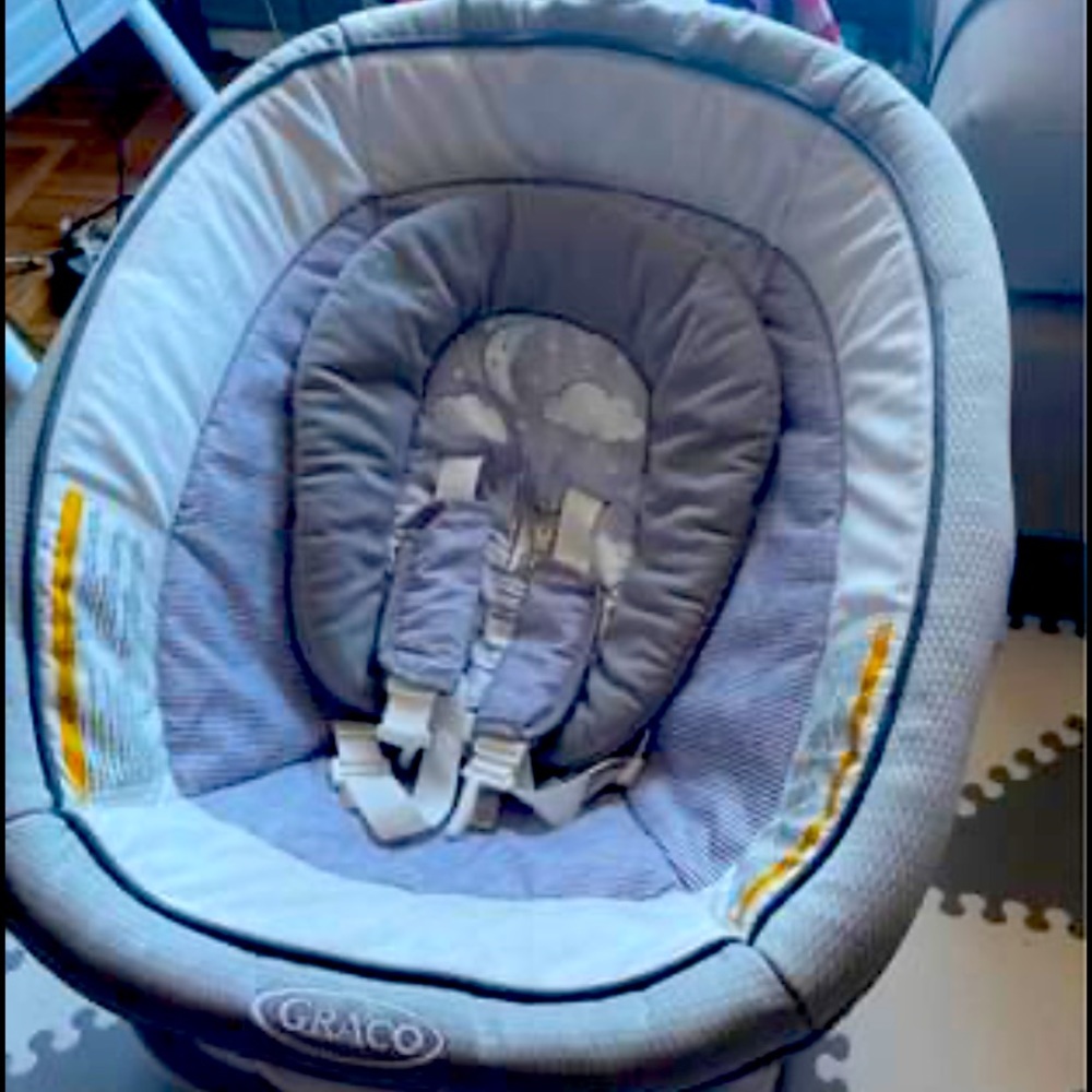 Graco Sense2Soothe with Cry Detection